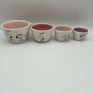 New Rae Dunn Snoopy Peanuts LOVE SMACK Valentine Set of Measuring Cups